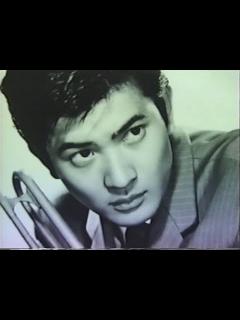 [x]小林旭さん（(3/3）が石原裕次郎さんとの日活時代を熱く語った後「ダイナマイトが150トン～ダンチョネ節～ズンドコ節」をメドレーで熱唱です ...