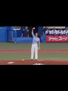 [x]2019.5.25 小池栄子さんによる始球式 - YouTube