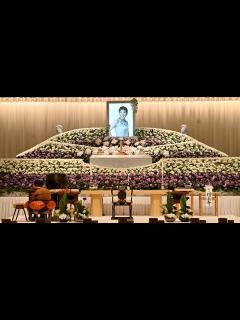 [x]B1- 大橋純子さん通夜しめやかに 松崎しげる、松本明子ら200人が参列 祭壇は柔らかく華やかな本人を表現 - YouTube