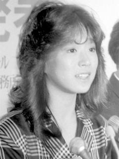 [x]中森明菜 6年半ぶり ディナーショー で 感動 の11曲を 披露 NEWSポストセブン - YouTube