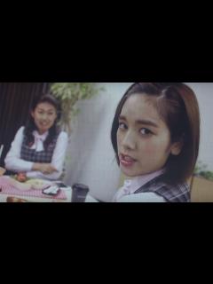 [x]筧美和子、横澤夏子の“先輩感”にイラッ？制服姿も披露 「神戸コレクション2016 A/W」 - YouTube