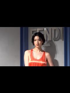 [x]三吉彩花、美背中全開の大胆セクシードレスで魅了 抜群スタイルで圧巻オーラ - オリコン | Yahoo! JAPAN